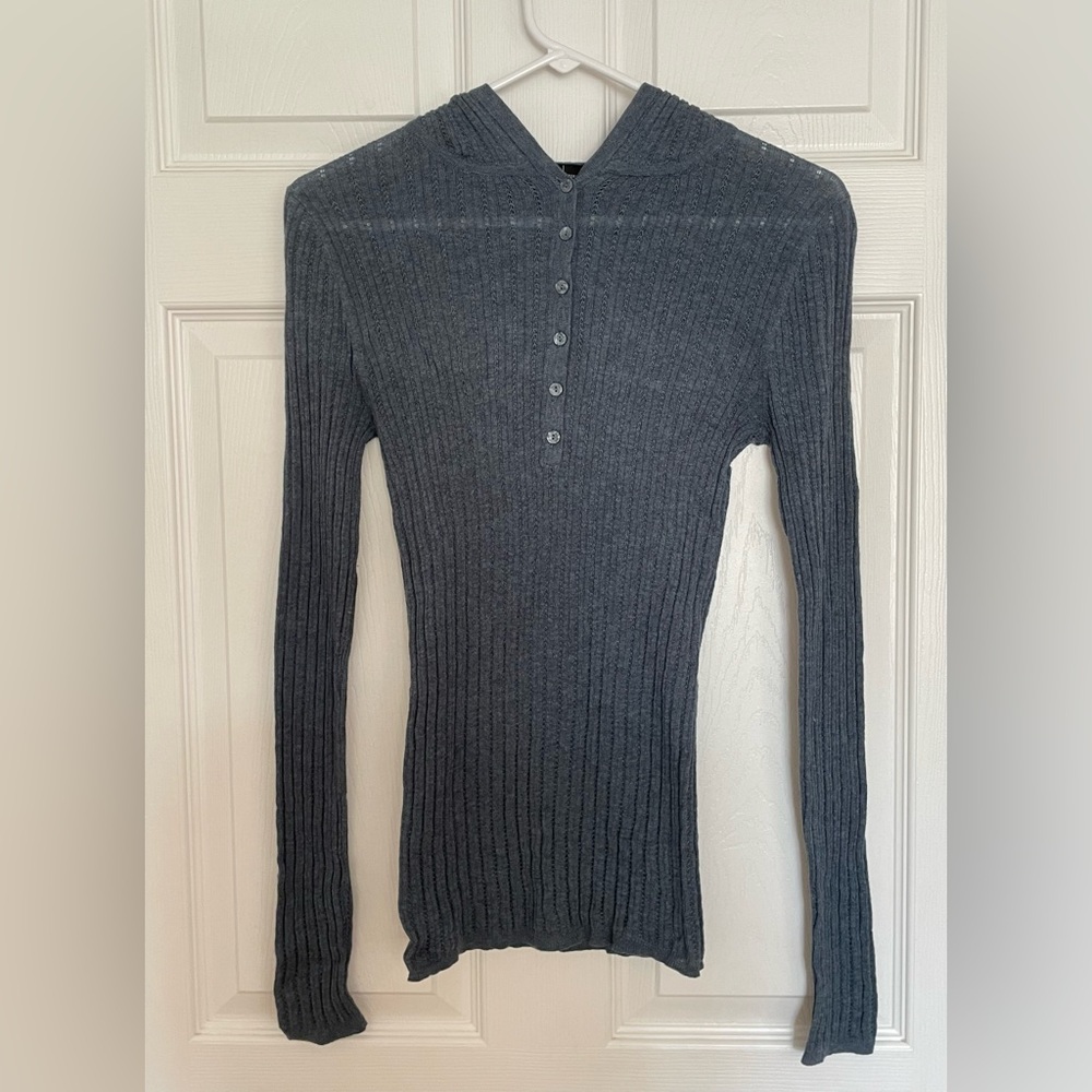 Vintage Moda International lightweight henley-style sweater, never worn
